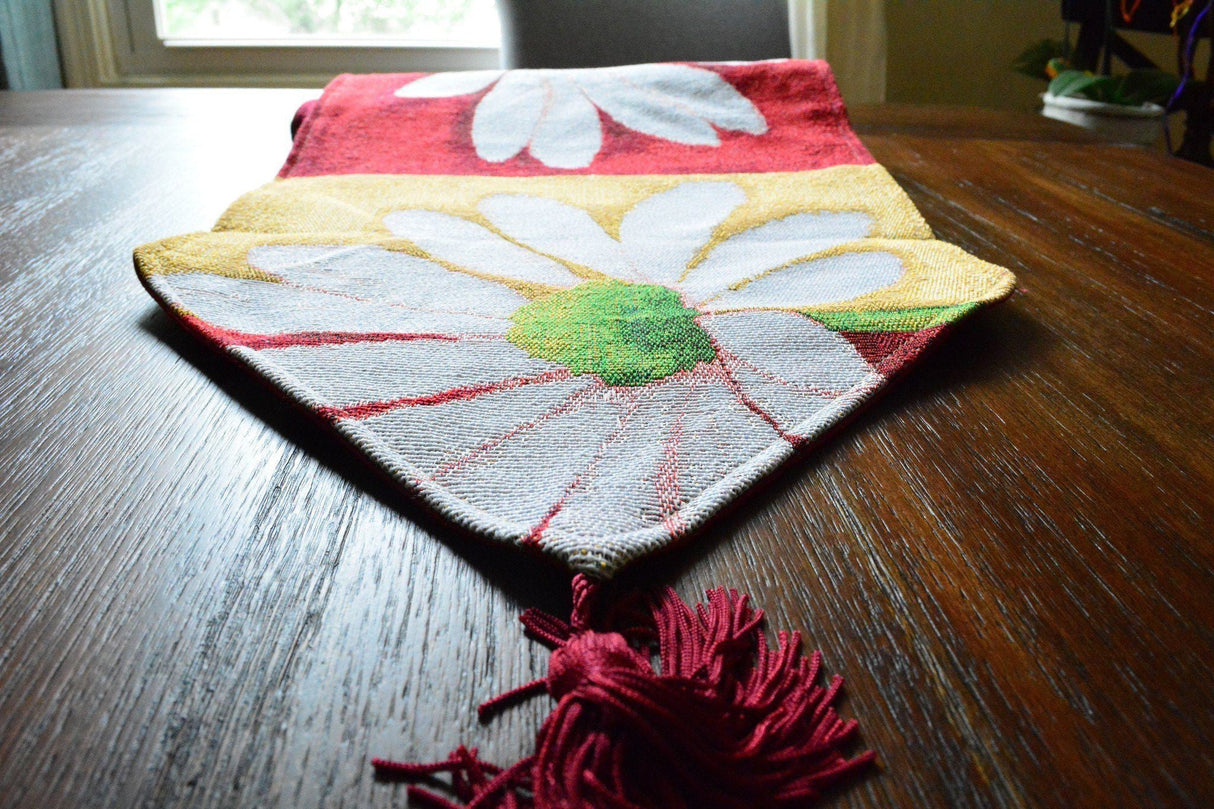 Tache Loves Me Not Daisy Tapestry Table Runner (9046)