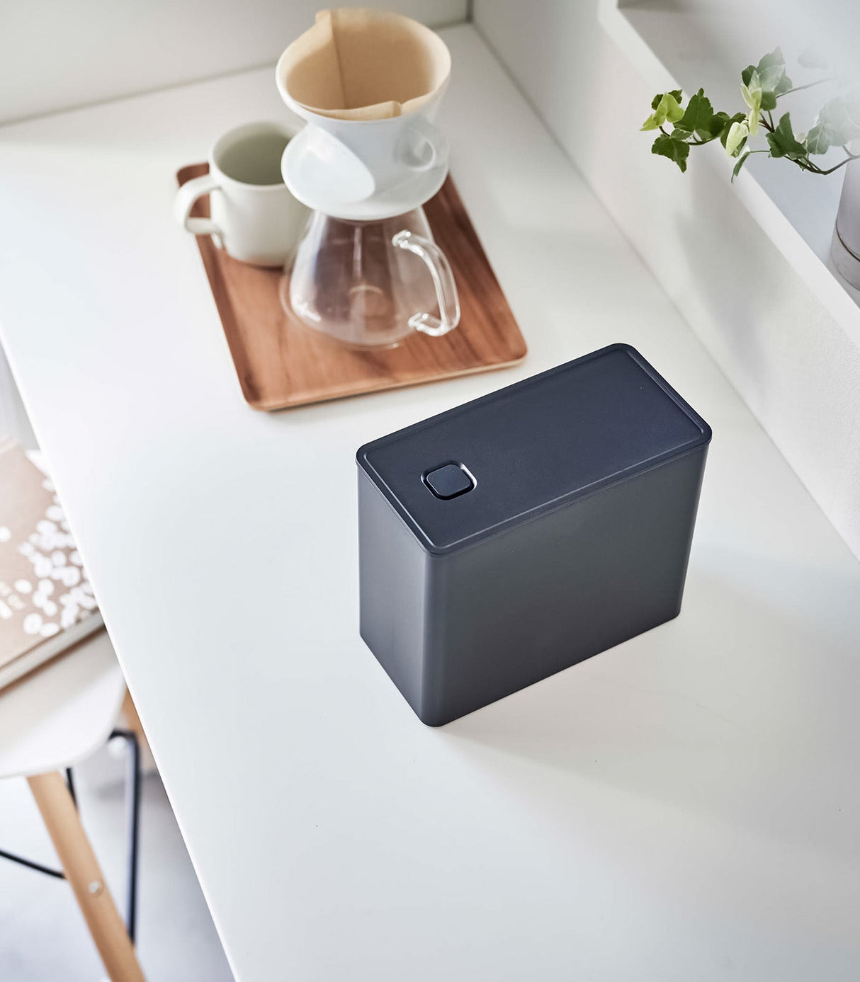 Vacuum-Sealing Coffee Storage from Yamazaki Home