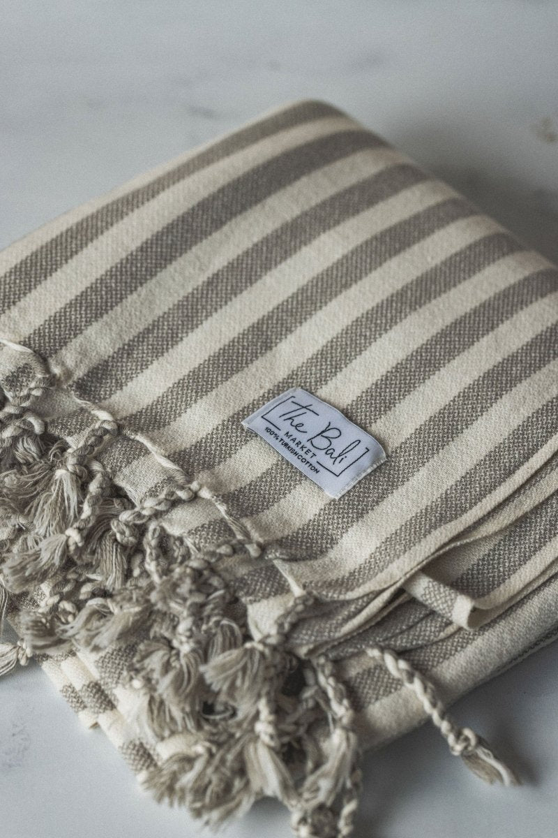 Vertical Stripe Turkish Bath Towel – Full-Size, Handwoven with Tassels – Modern Design, Thick & Absorbent for Bath, Beach, or Throw Blanket from The Bali Market