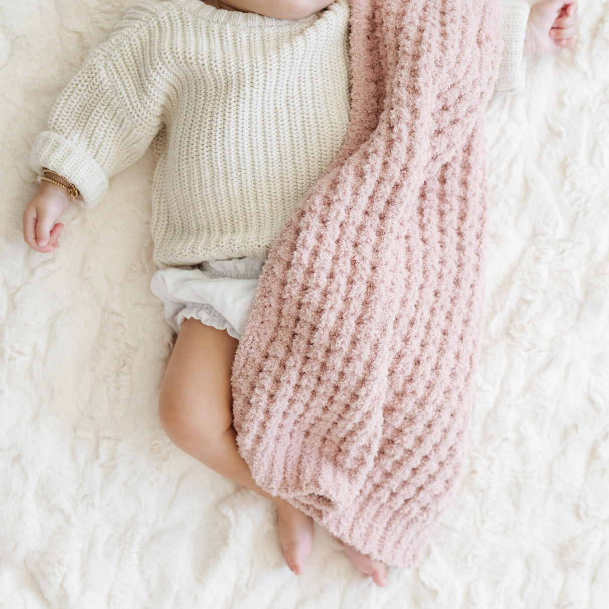 WAFFLE KNIT MINI BLANKETS From Saranoni