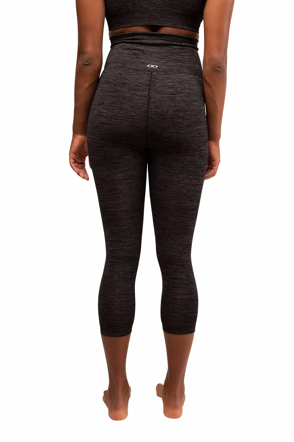 Zara Seamless Yoga Maternity Capri from Moderneternity