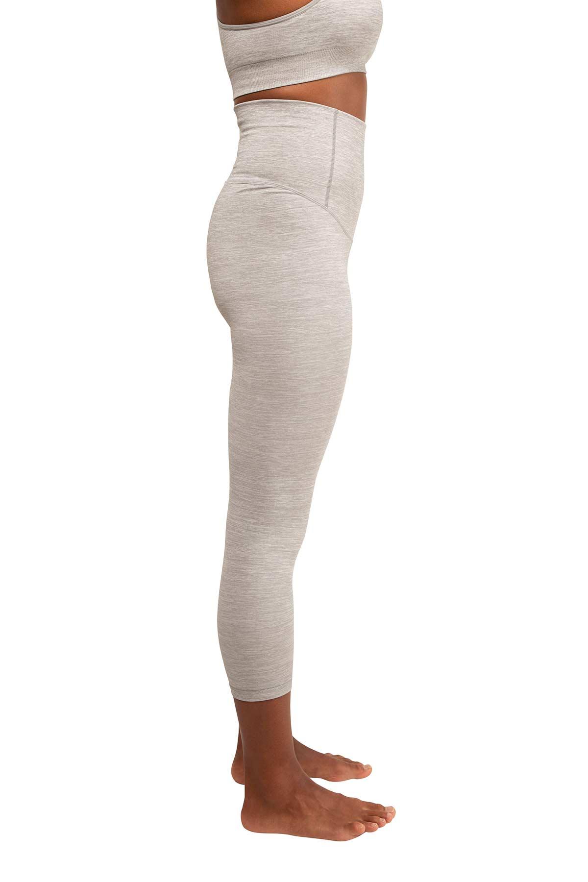 Zara Seamless Yoga Maternity Capri from Moderneternity