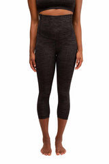Zara Seamless Yoga Maternity Capri from Moderneternity